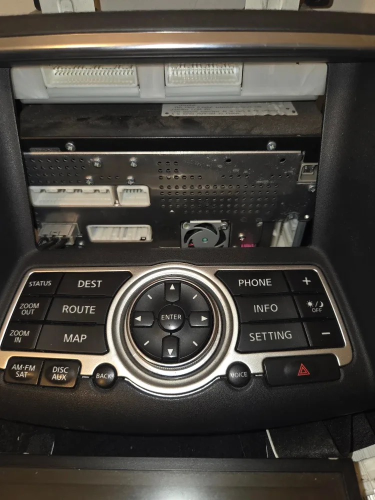 Infiniti Car Stereo System & Airbag image indicator(3)