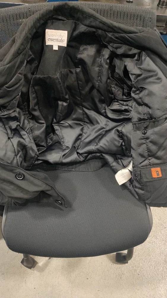 Wardrobe Essentials Black Jacket - Size L image indicator(2)