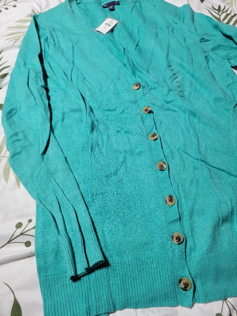 New Gap Cardigan - Size XL image indicator(3)