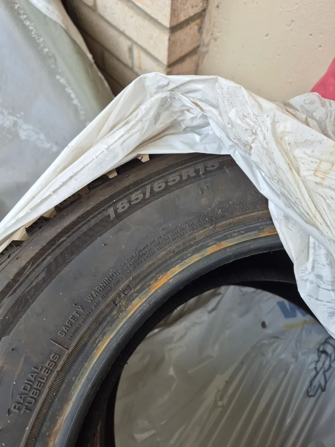 Nexen 185/65R15 Winter Tires image indicator(4)