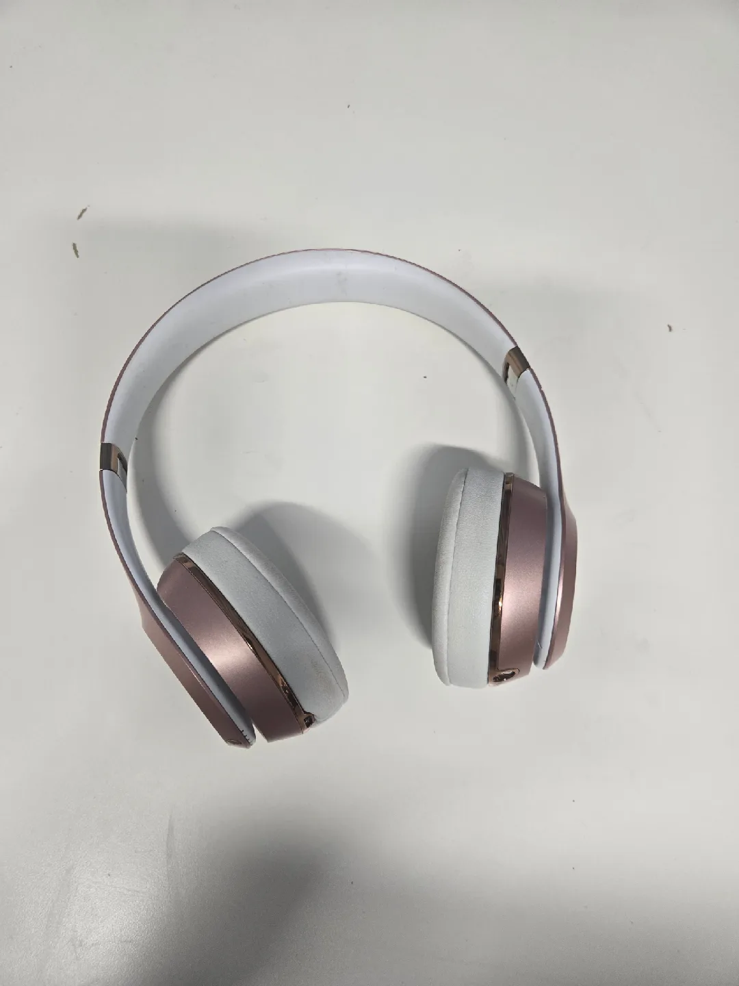 Beats Solo3 Wireless Headphones - Rose Gold image indicator(2)