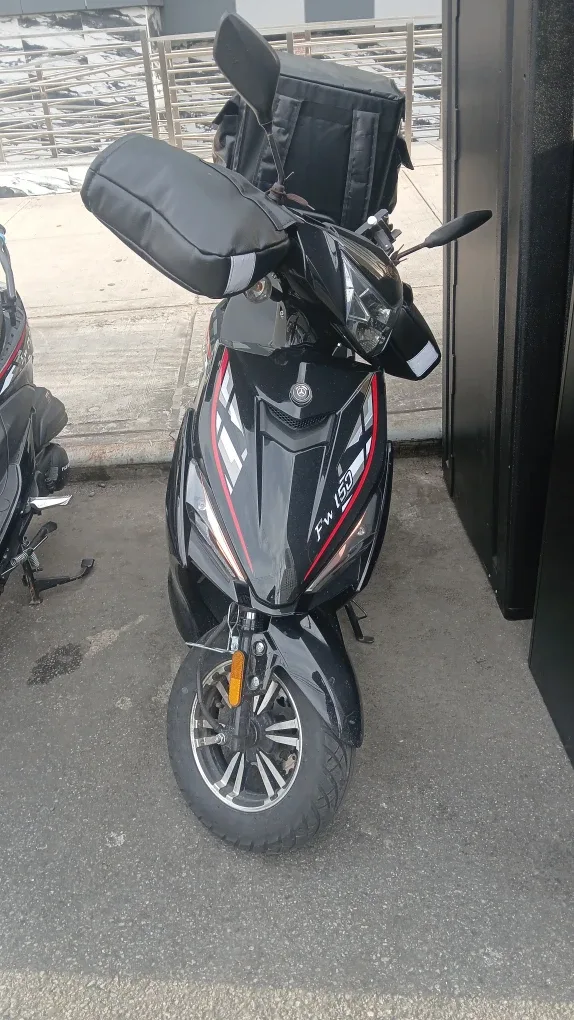 FW 150 Black Scooter