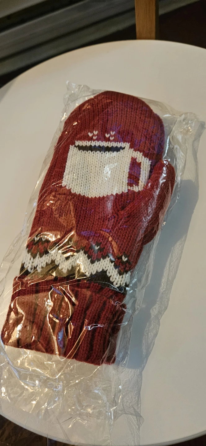 #gifting Tim Hortons Hat and Mittens - photo 4