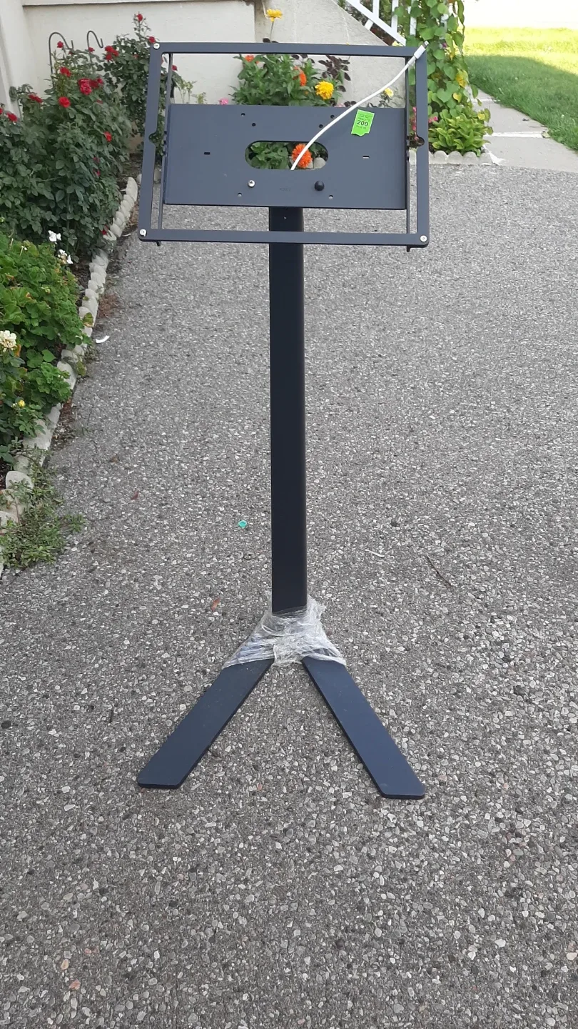 New Heckler Design Kiosk Floor Stand for iPad 12.9-Inch image indicator(8)