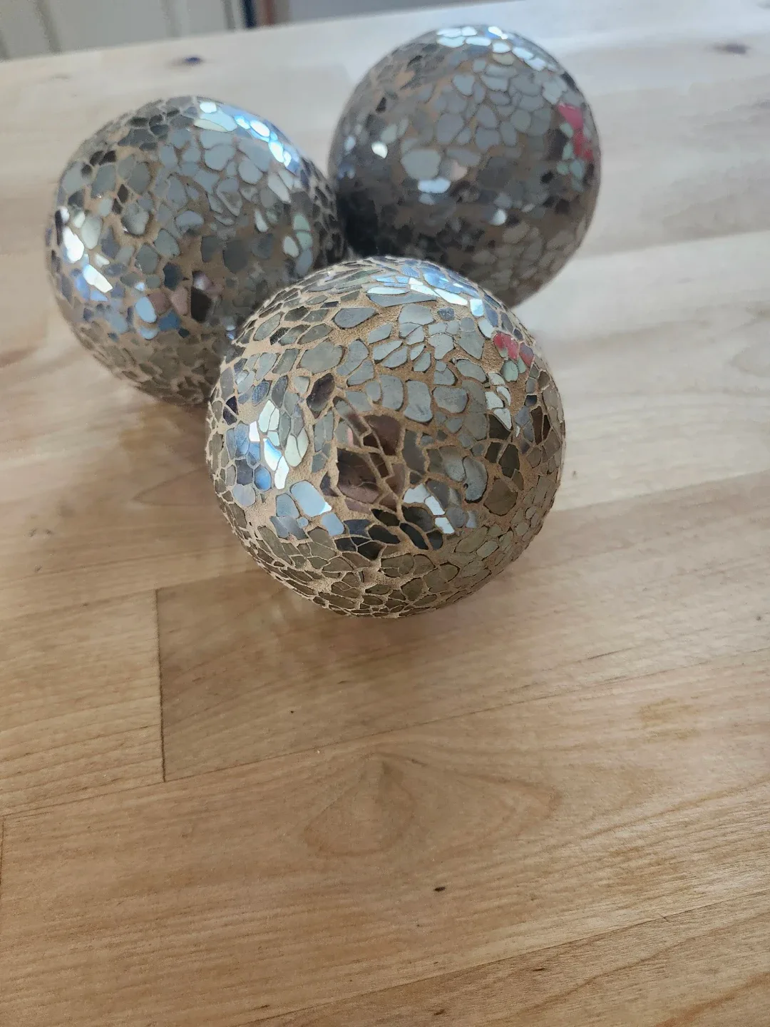 Gold Mosaic Decorative Spheres - Set of 3 image indicator(3)
