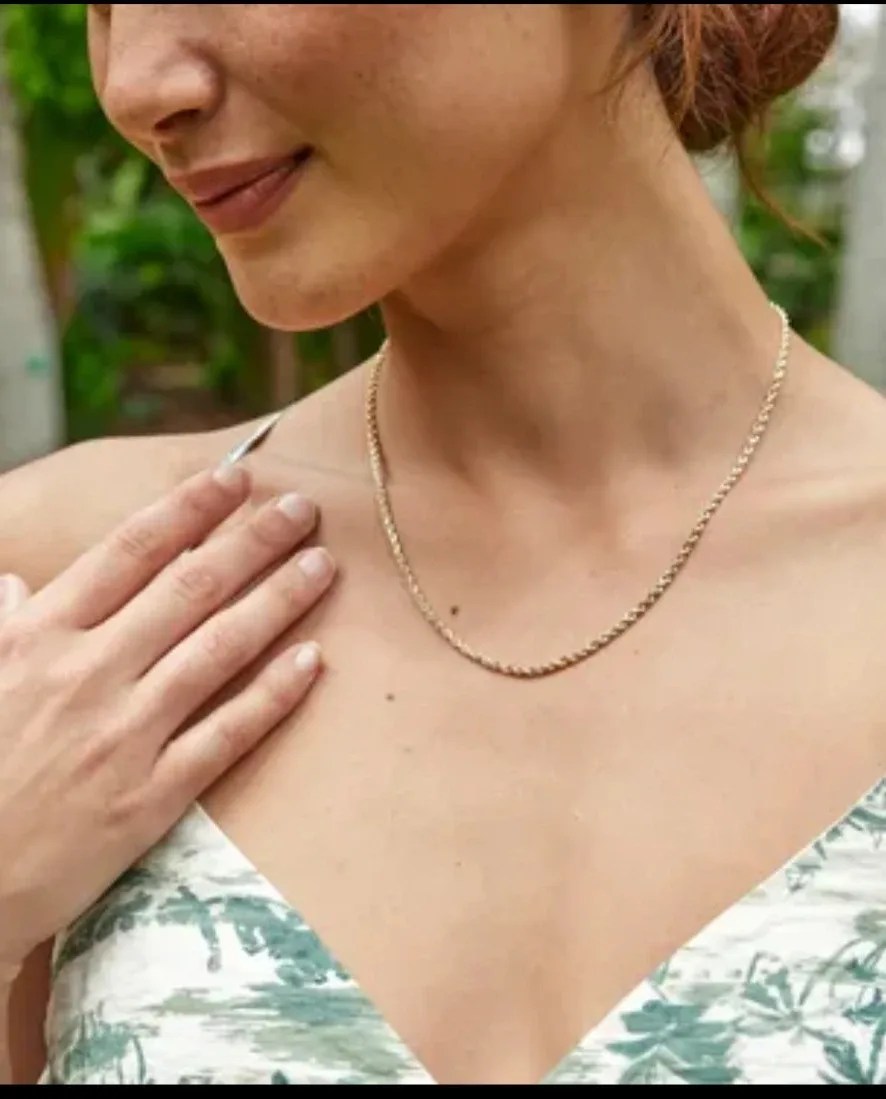 14k Gold Heart Pendant Necklace. image indicator(4)