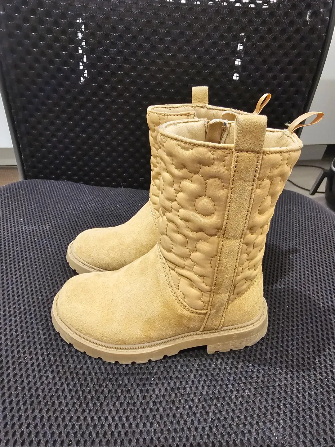 Old Navy Children's Suede Boots - Size 8