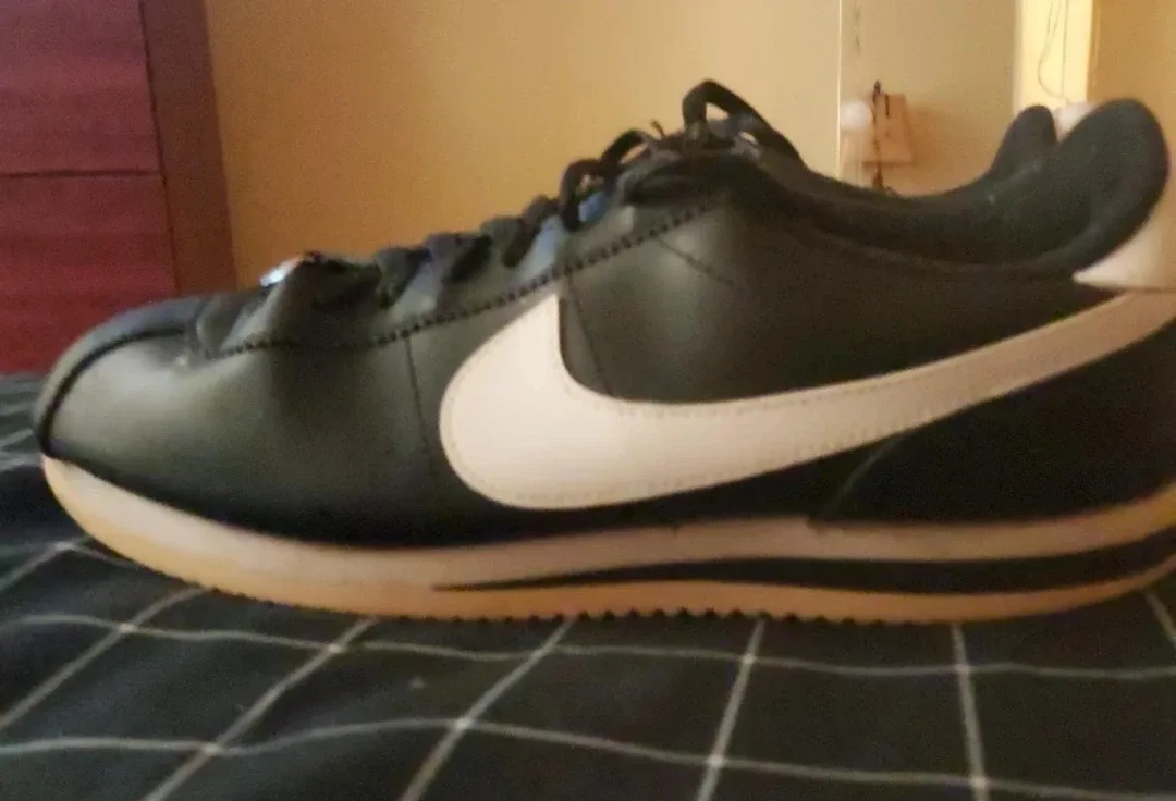 Nike Cortez Basic Leather Black/White - Size 10 image indicator(3)