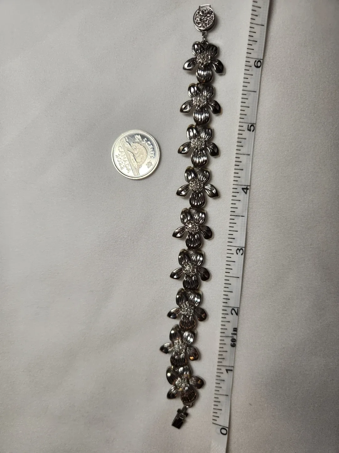 14 white gold Flower Design Bracelet image indicator(2)