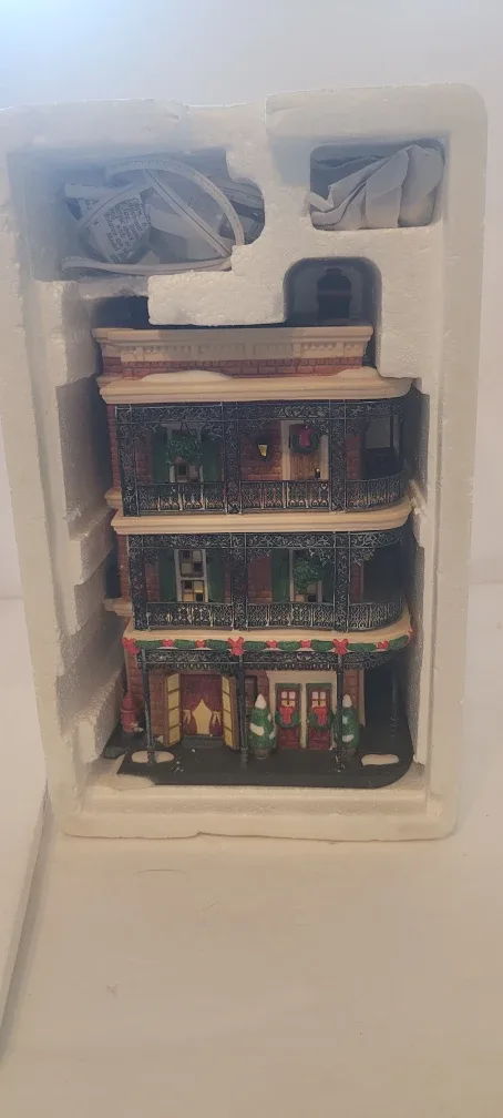 Department 56 French Quarter Corner Building image indicator(8)