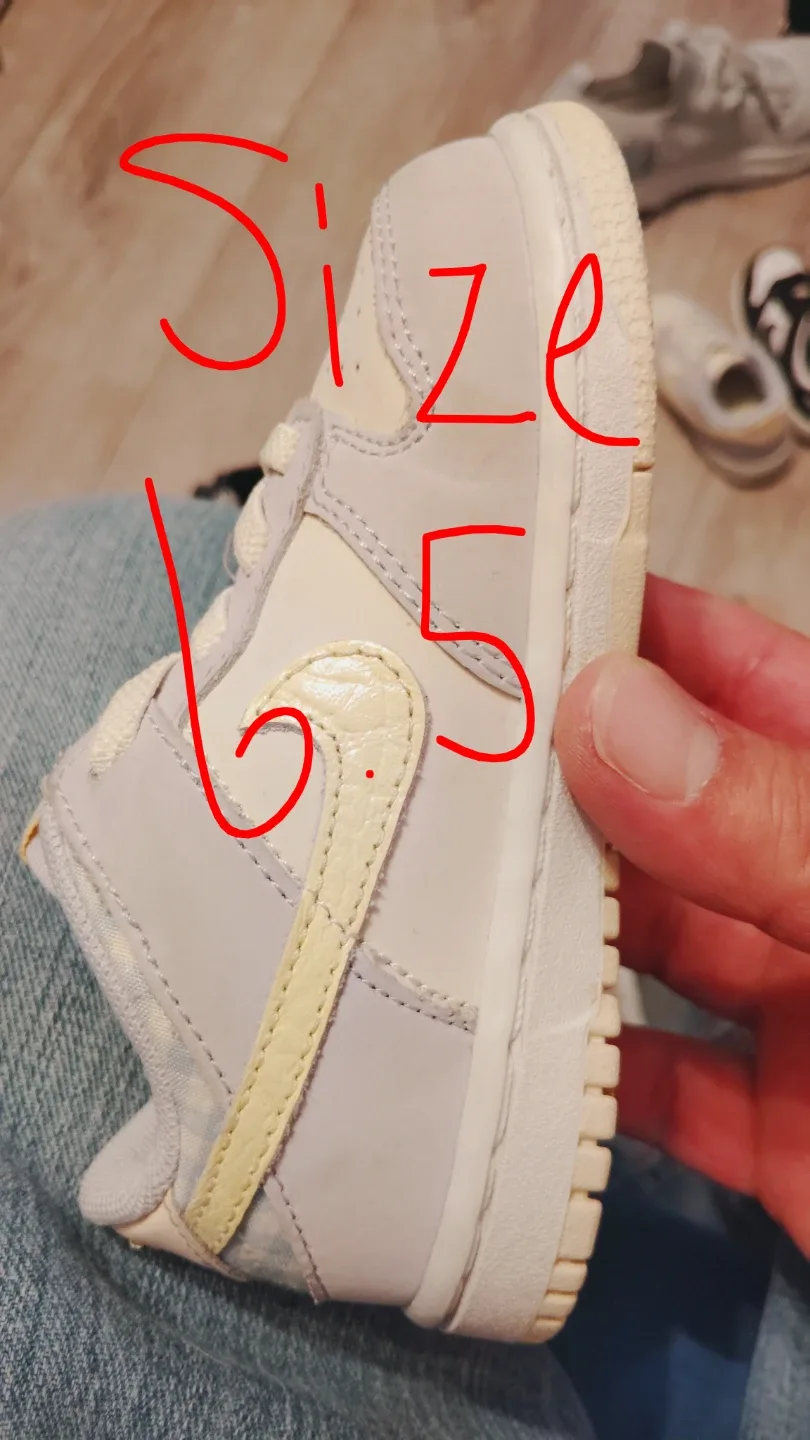 Nike Toddler Shoes Size 5.5 6.5 image indicator(5)