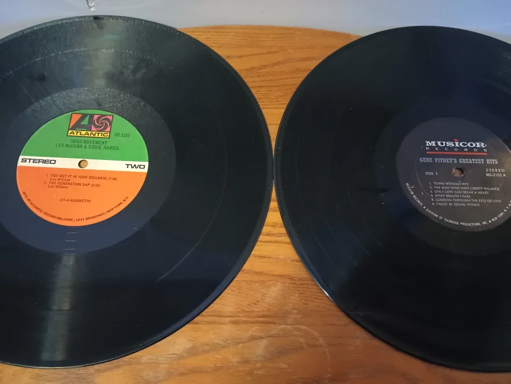 Mixed Lot of 12" Vinyl Records image indicator(9)