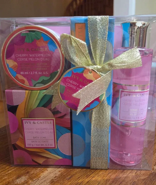 Ivy & Castle Plum Blossom Bath Collection Set image indicator(2)