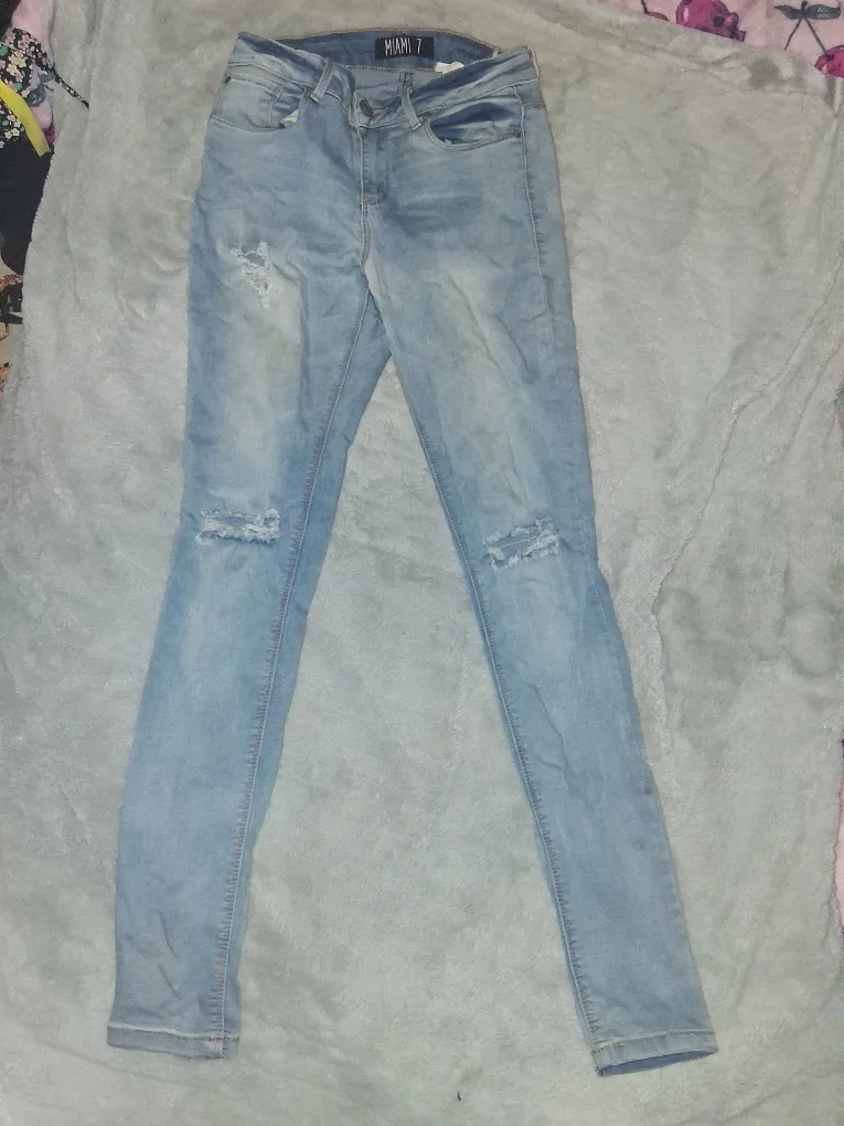 Miami 7 Distressed Skinny Jeans - Size 7 image indicator(2)