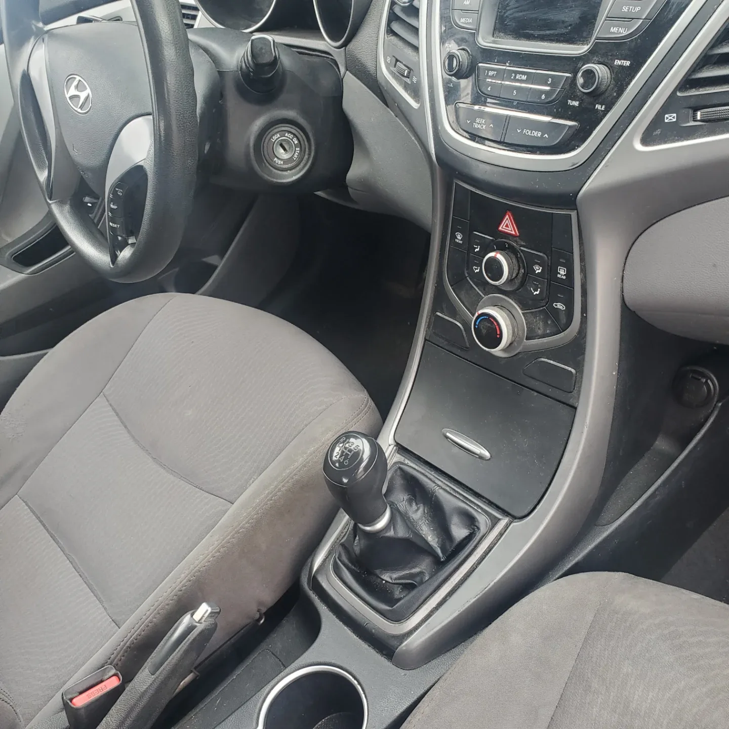 Hyundai Elantra - 2015