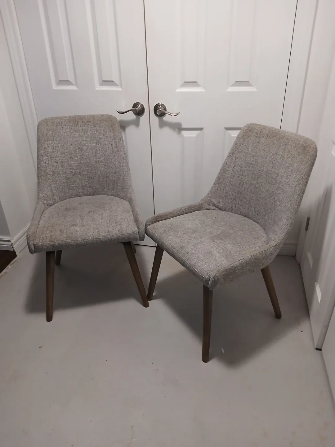 2 gray chairs 🏠Dufferin&Eglinton (or Front&Spadina, read below)