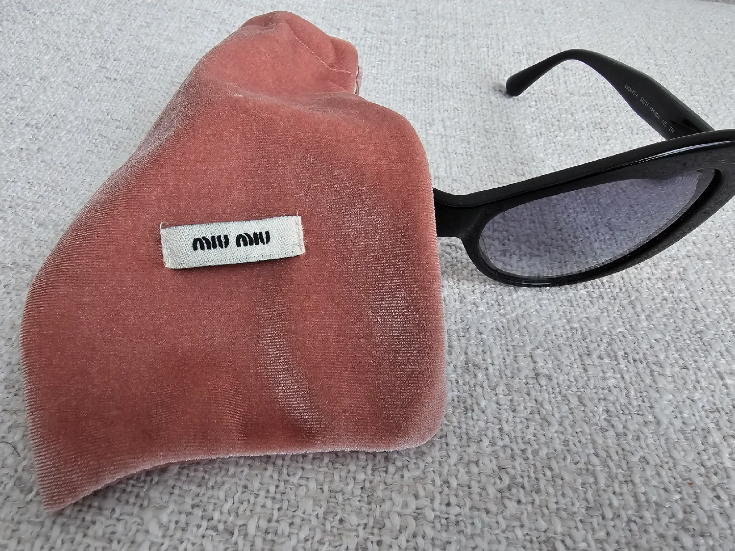 Miu Miu Cat Eye Sunglasses - Black image indicator(2)
