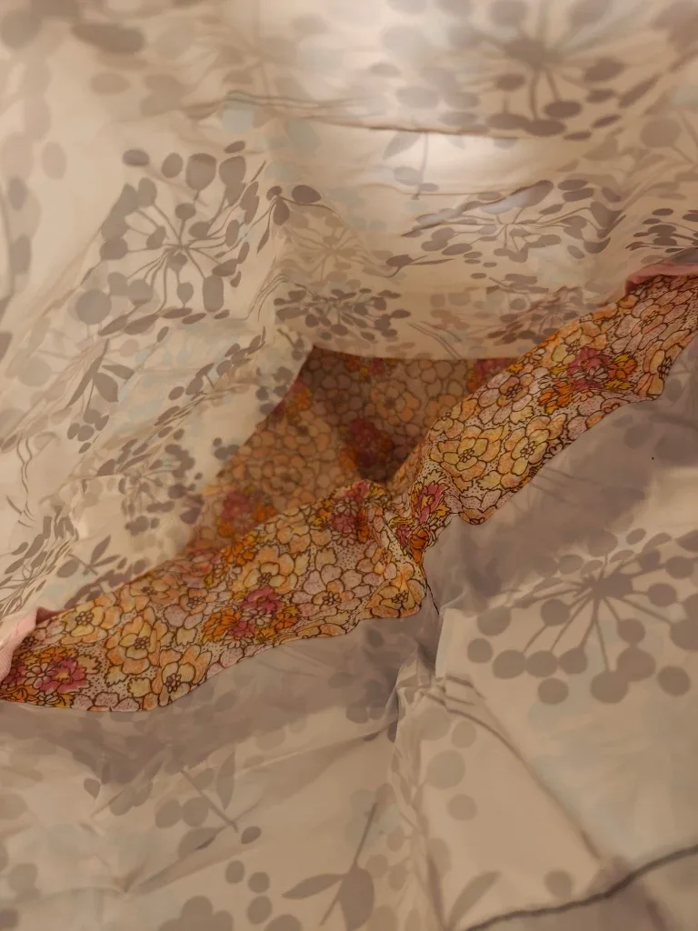 LeSportsac Pro Sport Floral Tote Bag image indicator(4)