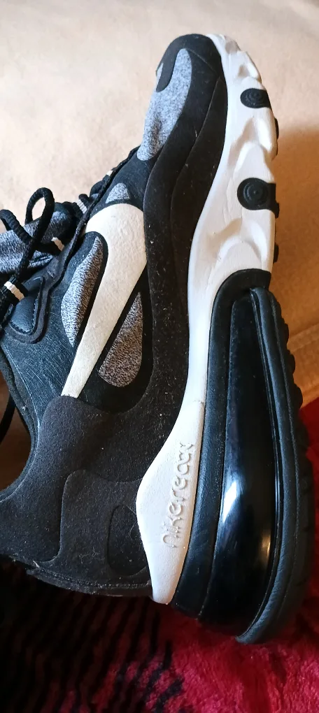 Nike Air Max 270 React - US 10 image indicator(3)