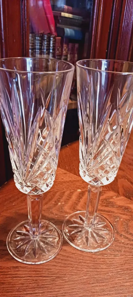 Set of 2  Gorgeous Crystal 🥂 Champagne 🍾 Flutes image indicator(3)