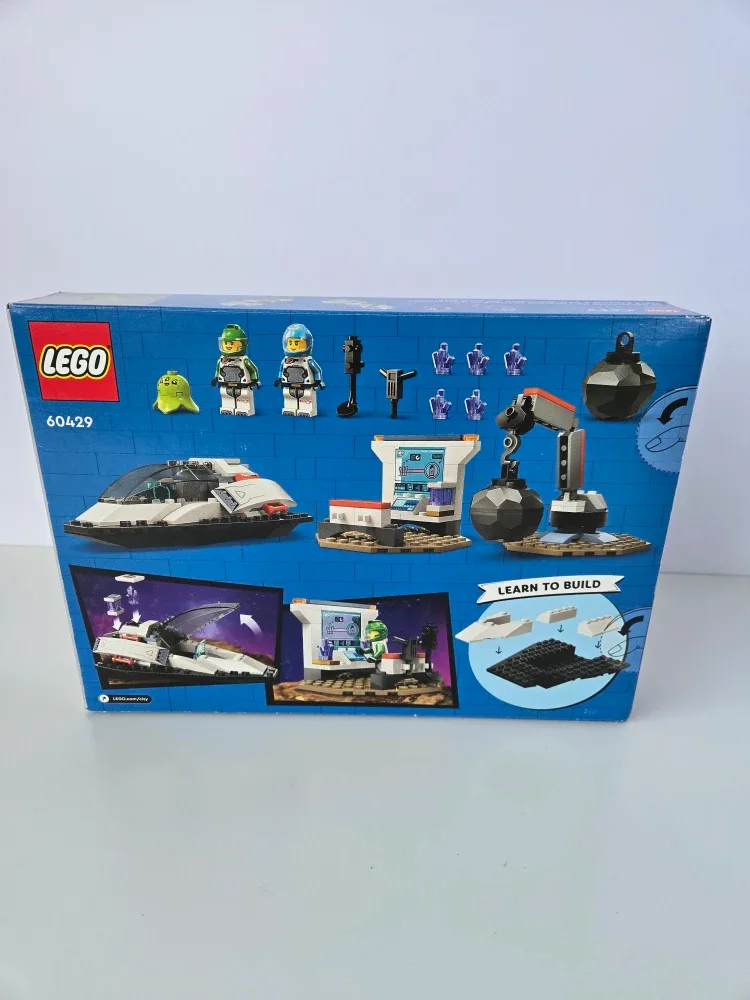 Brand new lego city space chip and asteroid set  60429 image indicator(4)