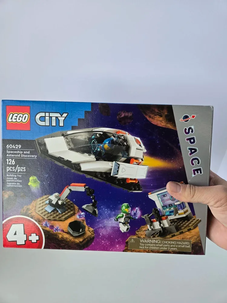Brand new lego city space chip and asteroid set  60429 image indicator(6)
