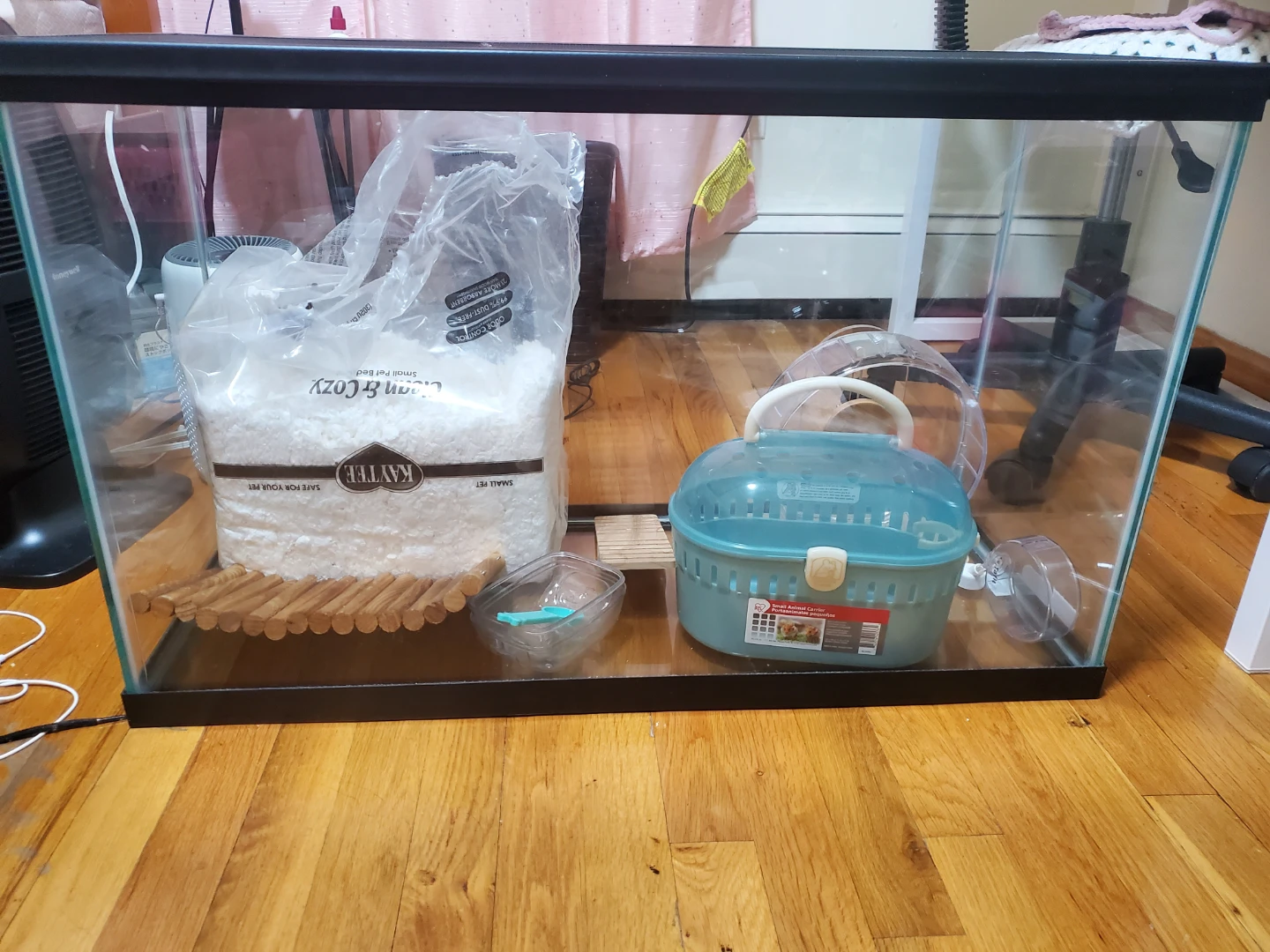 40 gallon glass tank with hamster items