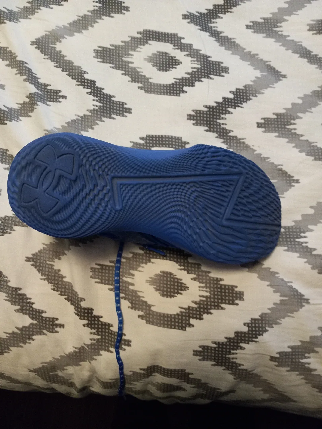 under amour curry/de Aron foxes 1 image indicator(2)