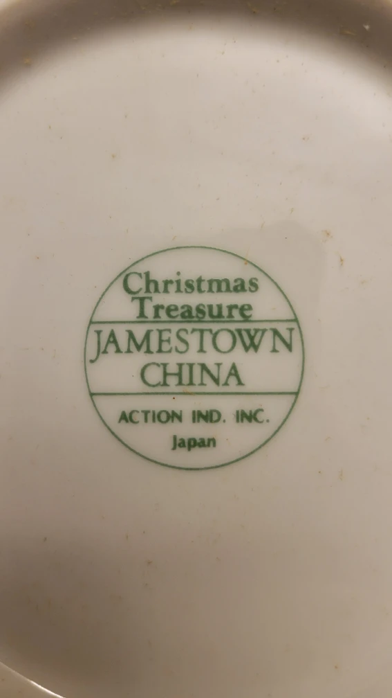 Vintage Fine Porcelain Christmas Teapot MadeInJapan 24K GoldTrim - photo 3
