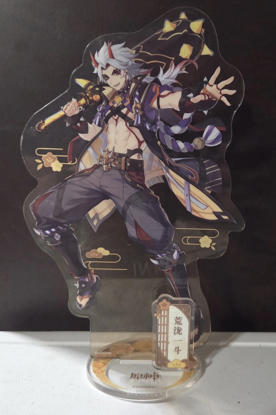 Genshin Pins + Standee (OFFICIAL)