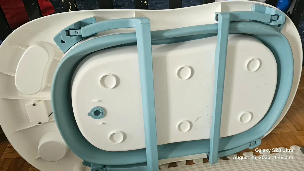 LIVINGbasics Foldable Baby Bathtub - Blue