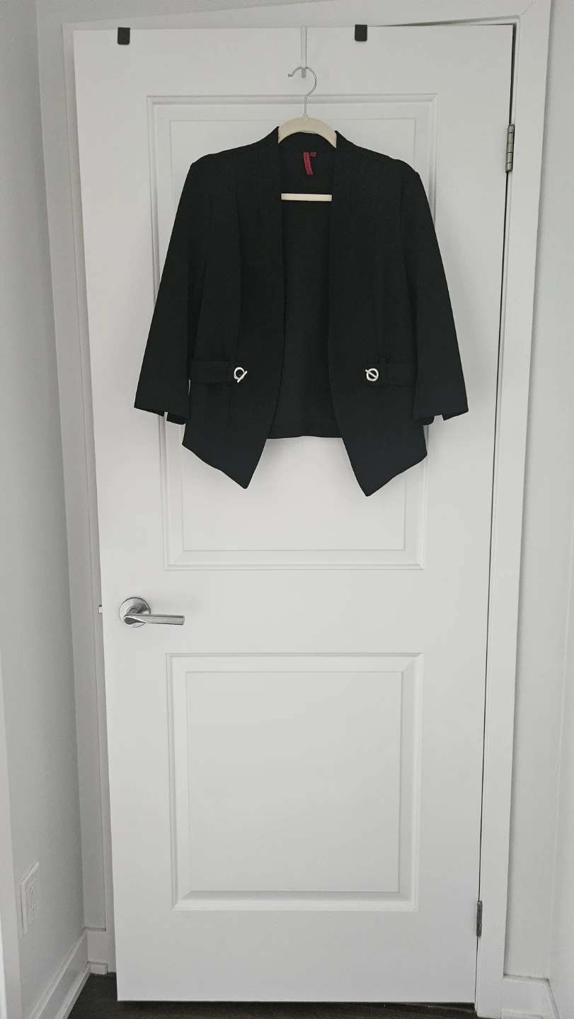 NEGOTIABLE - Love Scarlett Black Blazer - Size M (6) - photo 2