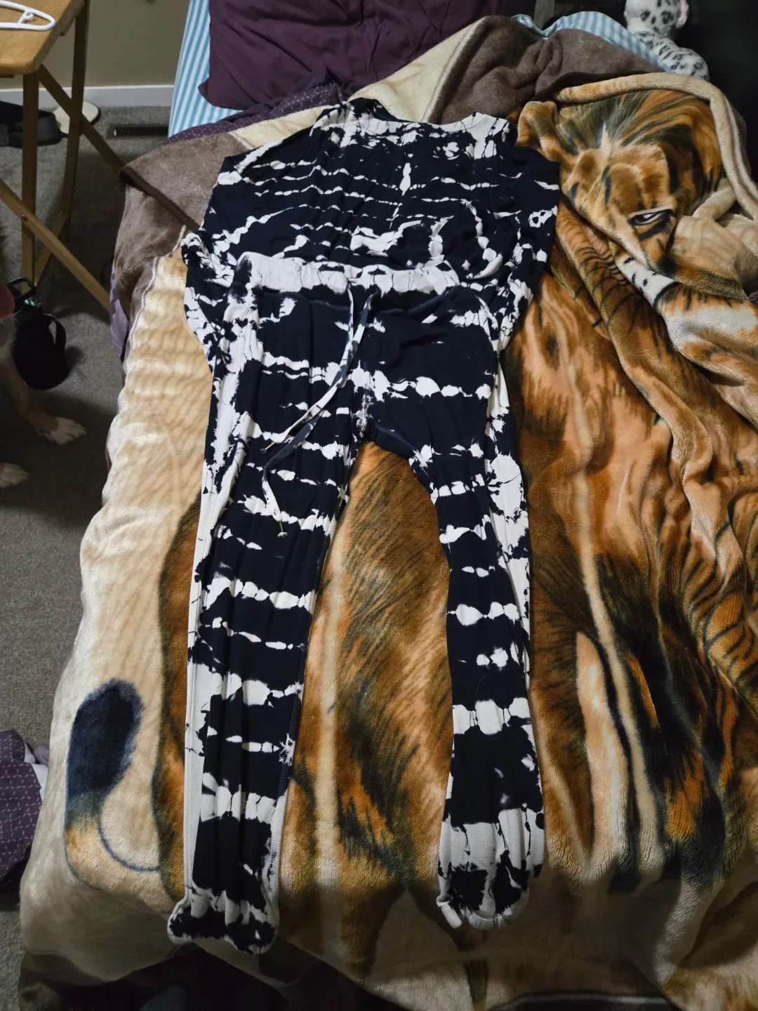 Tie Dye Lounge Set - Top & Pants image indicator(4)