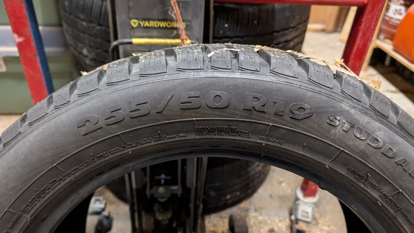 255/50R19 Studded Winter Tire image indicator(3)