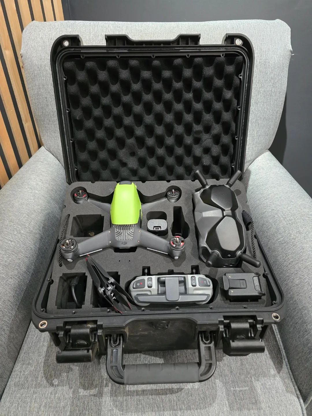 DJI FPV Drone with Case image indicator(4)