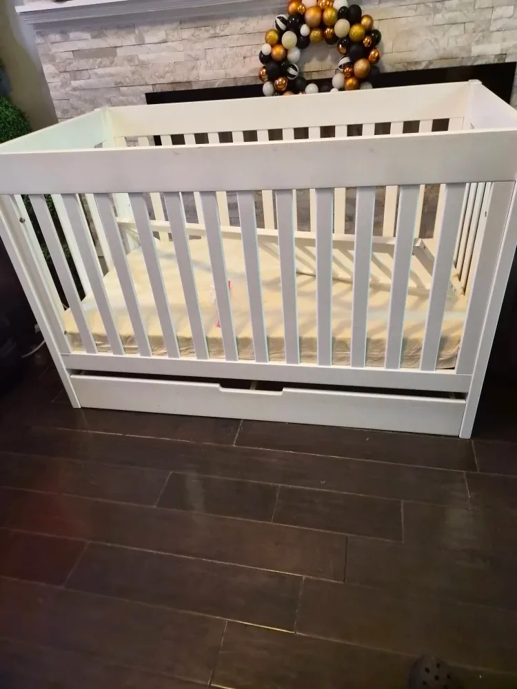 White Baby Crib - 52x28 inches