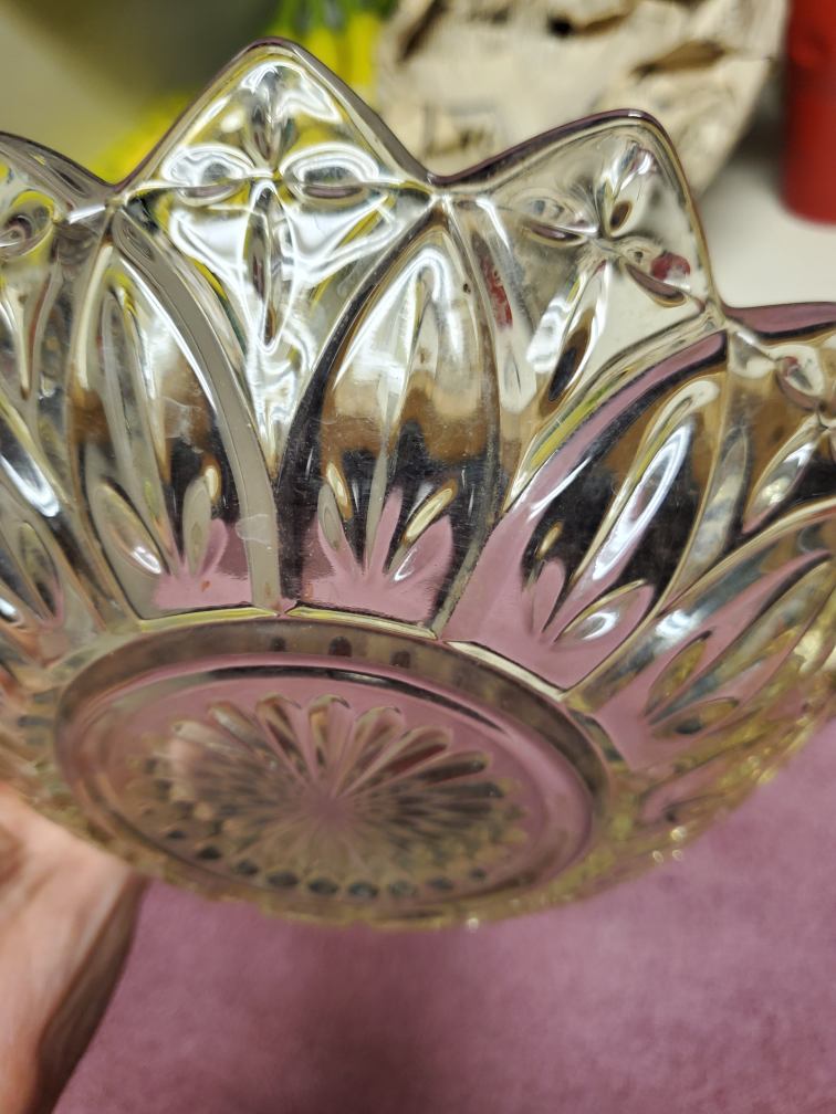 Vintage Clear Glass Sunflower Bowl - 8 inch - photo 2