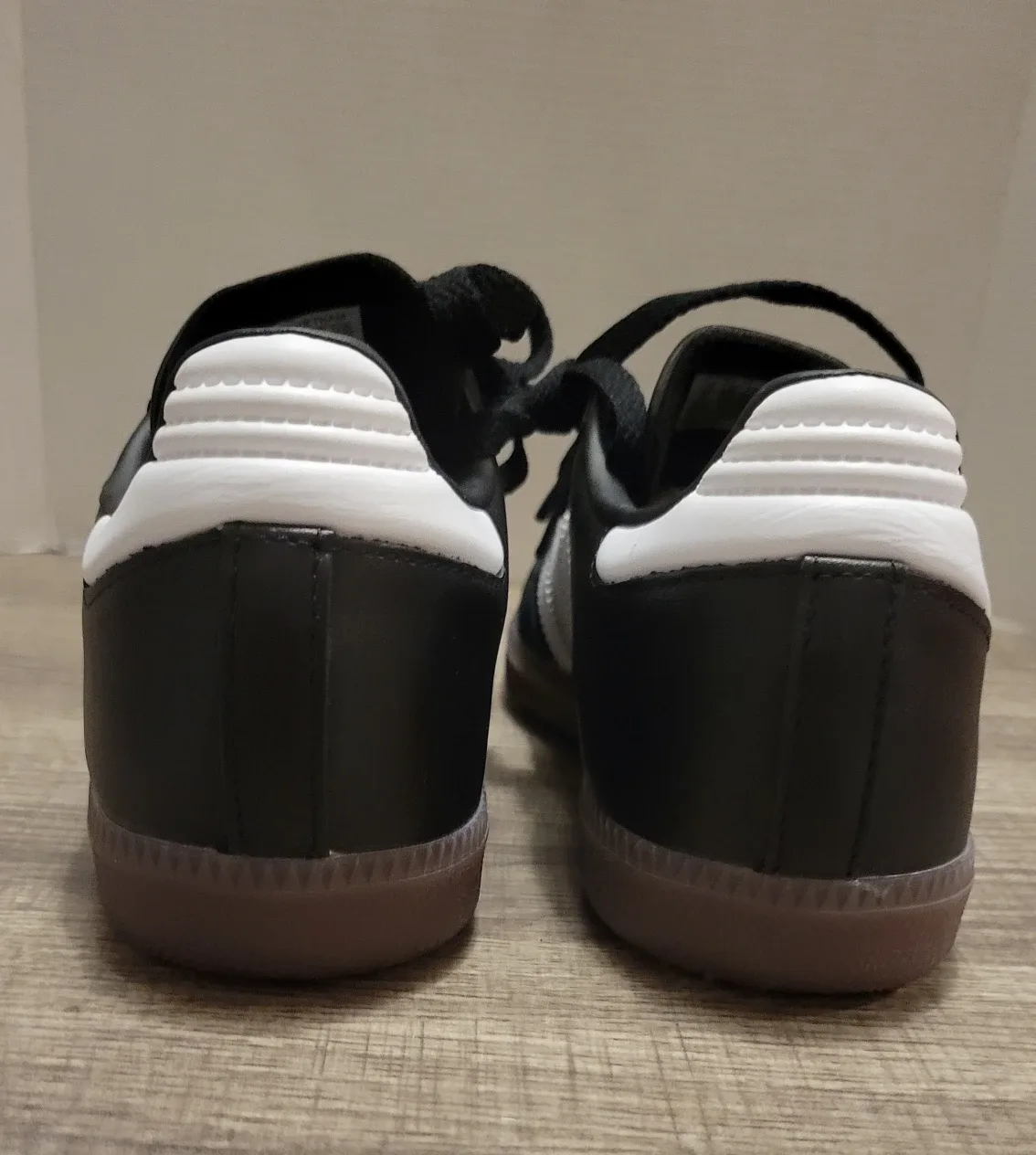 New Adidas Samba Classic Black & White - US 4 image indicator(5)