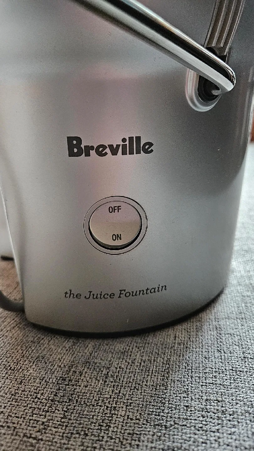 Breville the Juice Fountain Juicer + 2 Books image indicator(3)