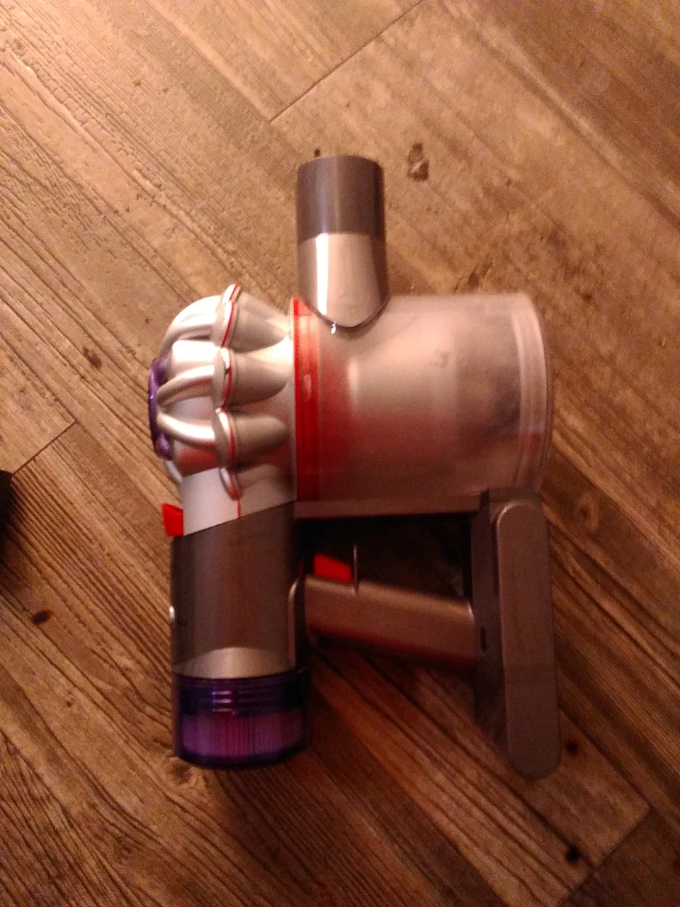 Dyson V6 Cordless Vacuum image indicator(2)
