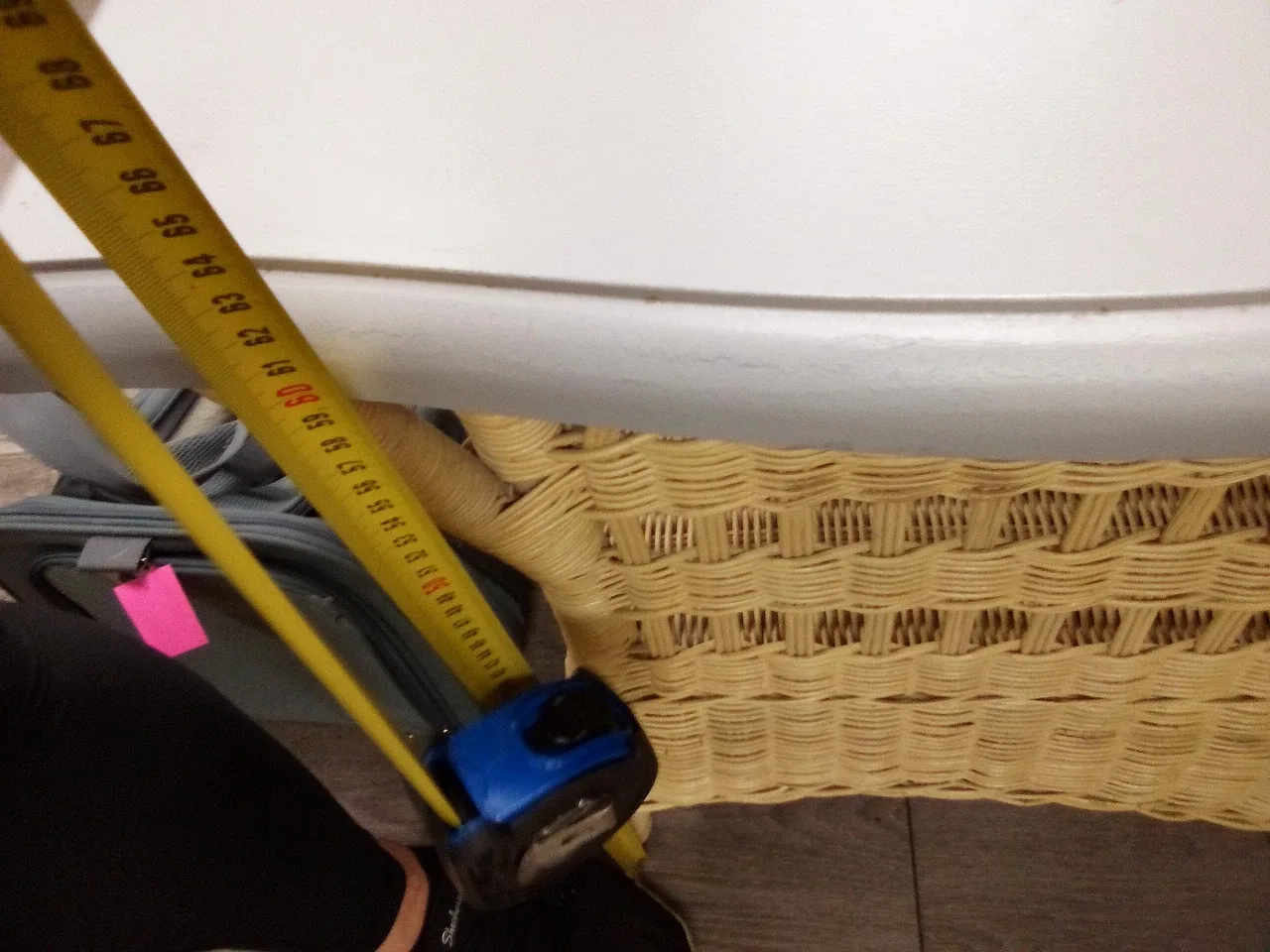 Wicker Side Table with Light GreyTop image indicator(4)