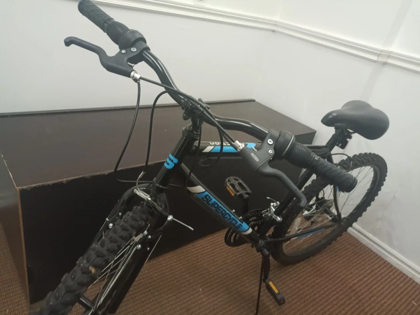 Supercycle Mountain Bike & Helmet image indicator(2)