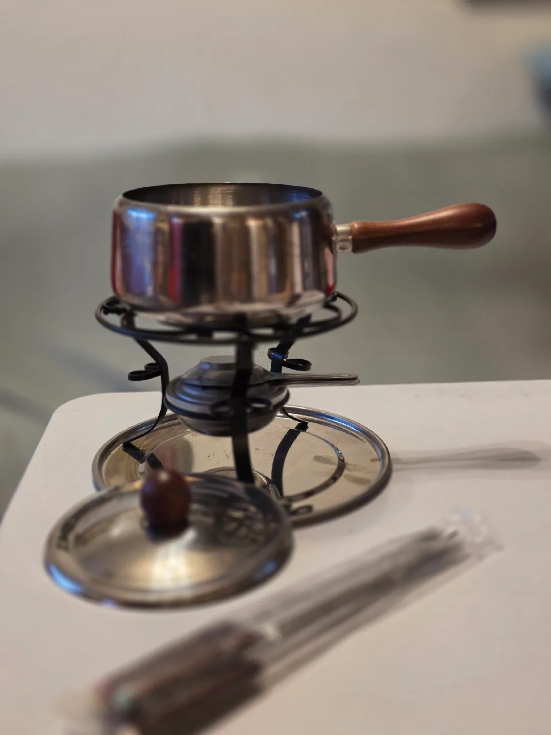 Fondue Pot Set with Forks image indicator(7)