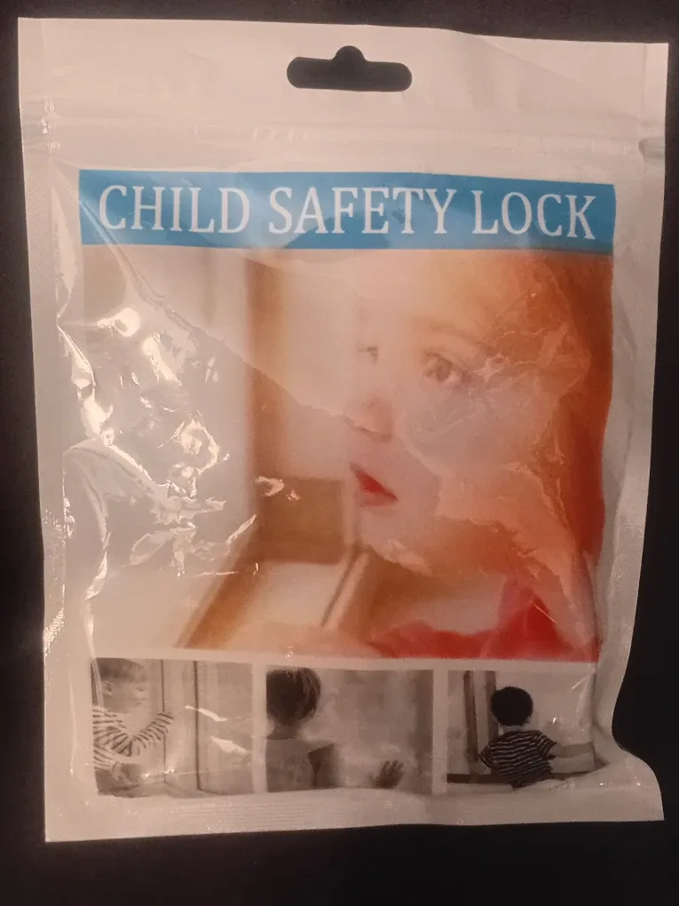 NEW!   Child Safety Lock with Keys image indicator(8)