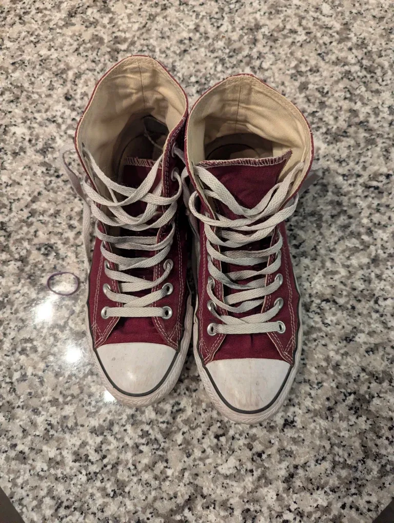 Chucks Converse Maroon image indicator(2)