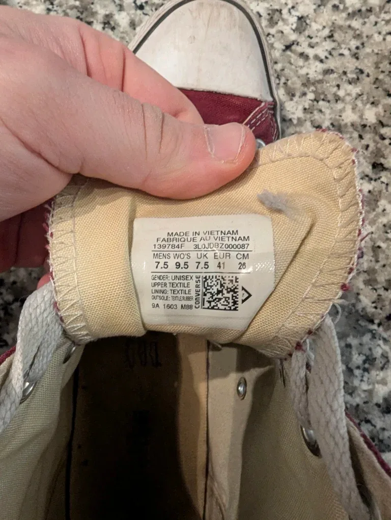 Chucks Converse Maroon image indicator(3)