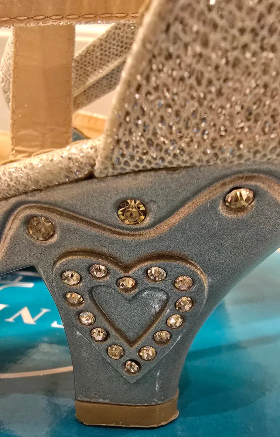 Beautiful Girl's Silver Glitter Heels! - Size 2 Youth image indicator(5)