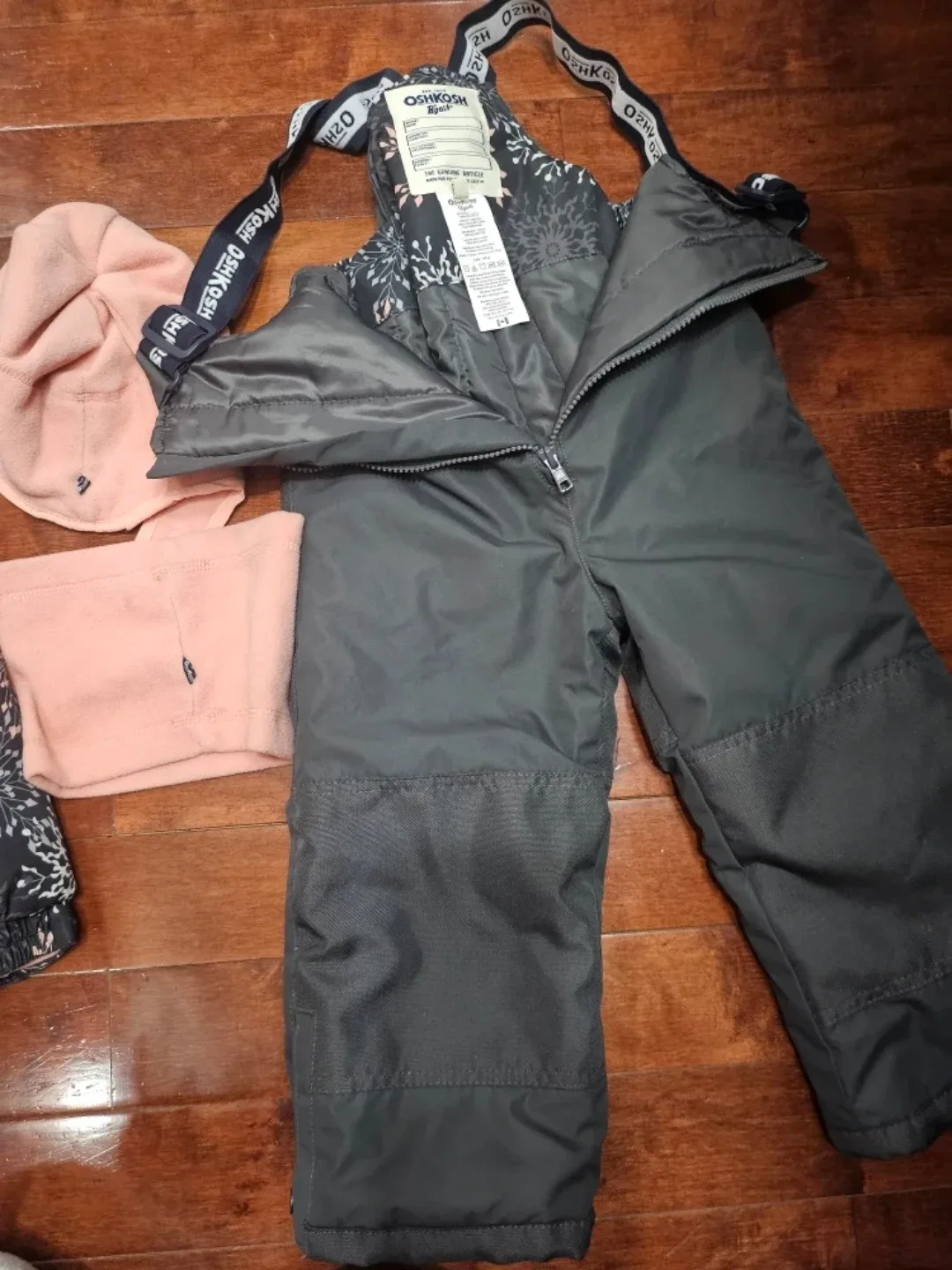 OshKosh B'gosh Winter Outfit - Size 18 Months image indicator(4)