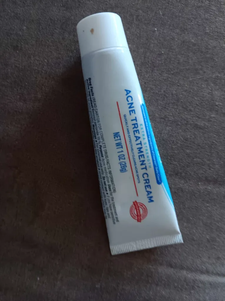 Mixed Lot: Black Truffle Sea Salt, Acne Cream, Hair Ties image indicator(2)