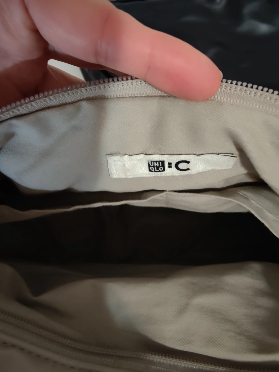 Uniqlo :C Half Moon Shoulder Bag - Black and Cream - photo 3